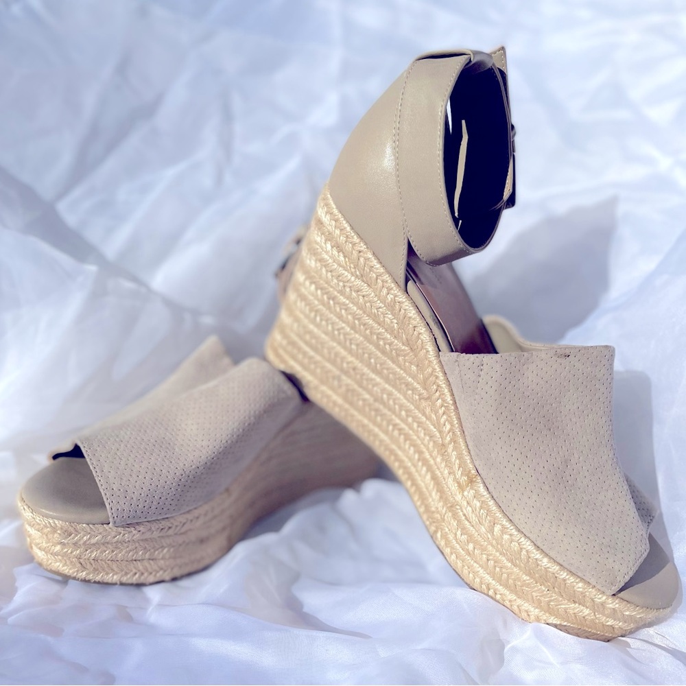 Two Pairs of Neutral Wedges